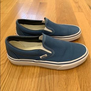 Vans “Classic Slip-on” Sneakers